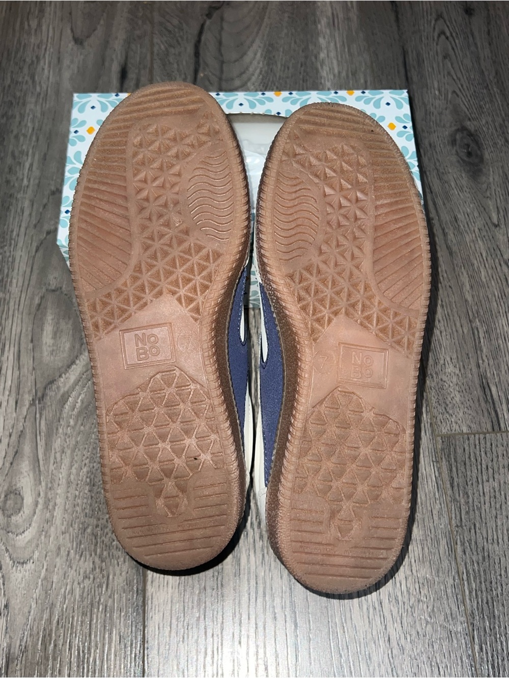 No Boundaries Women’s Cream & Navy Retro Sneakers - Size 7 - Picture 4 of 4